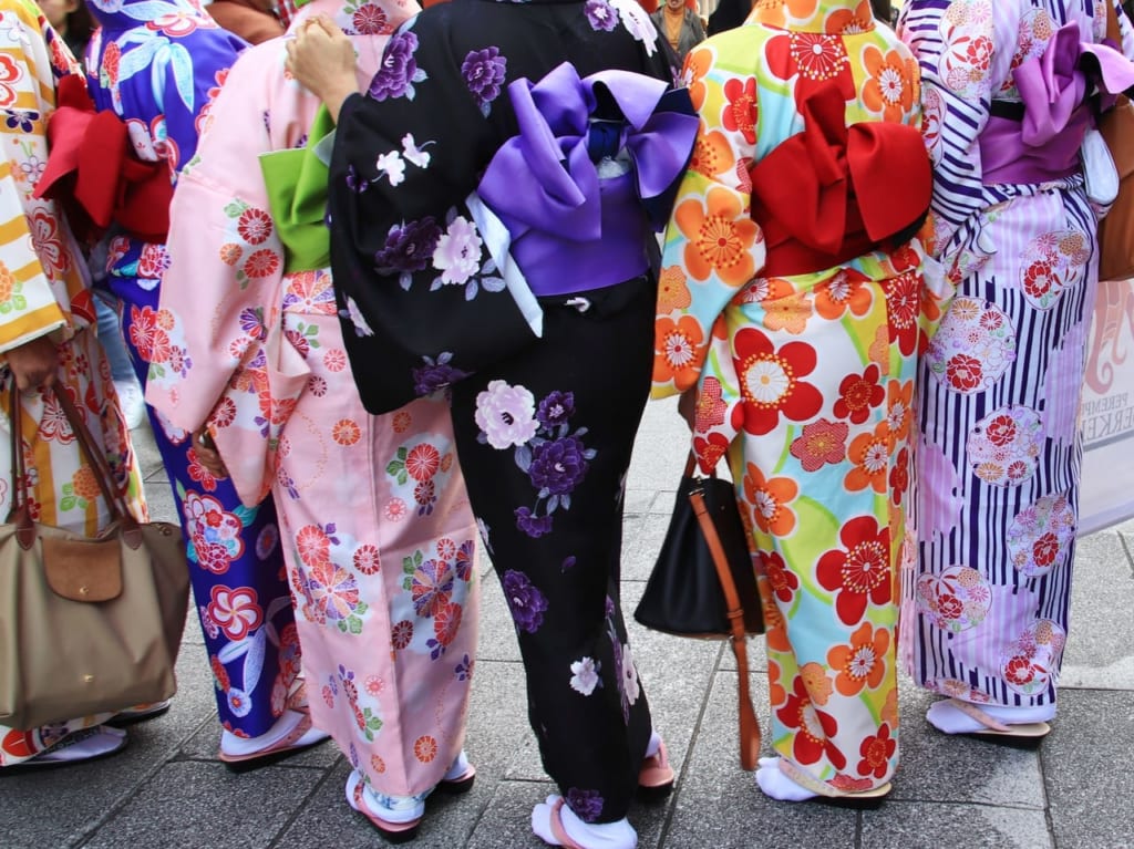 着物姿の女性たち