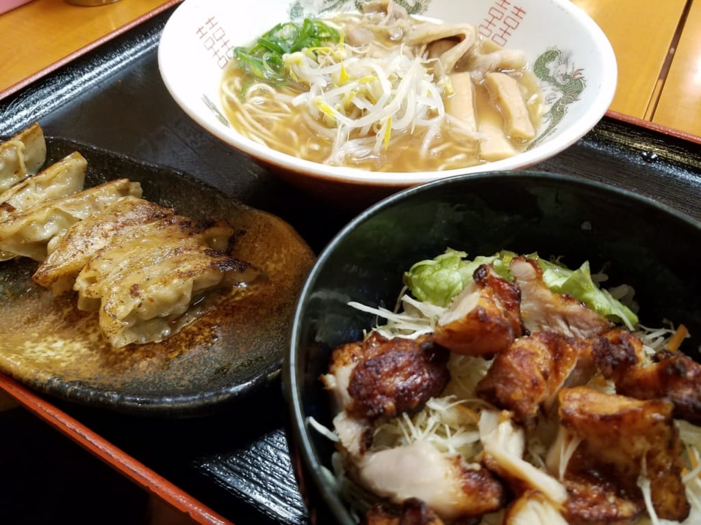 ミニから揚げ丼とギョーザと支那そばのセット