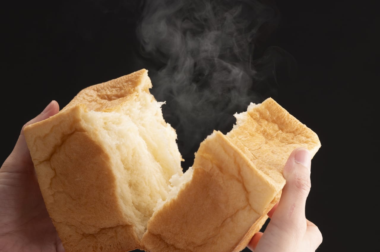 焼きたての食パン
