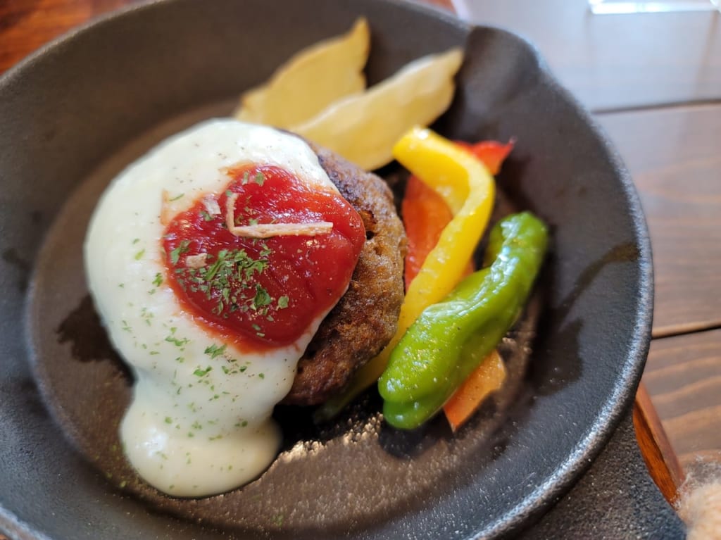 チーズハンバーグ