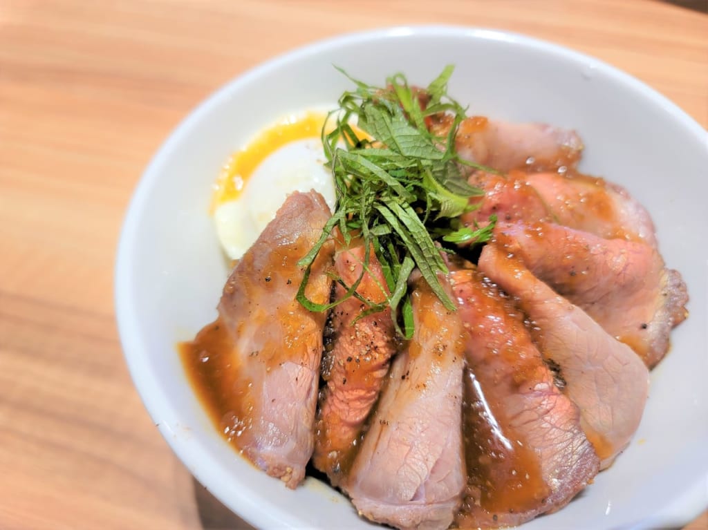 「Queen of Meat's」ローストビーフ丼