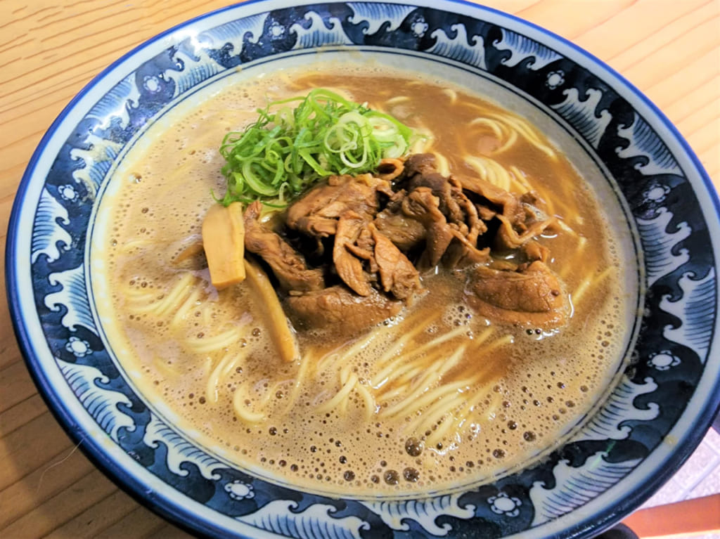 徳島ラーメン「王者-23」の中華蕎麦（徳島ラーメン）大サイズ