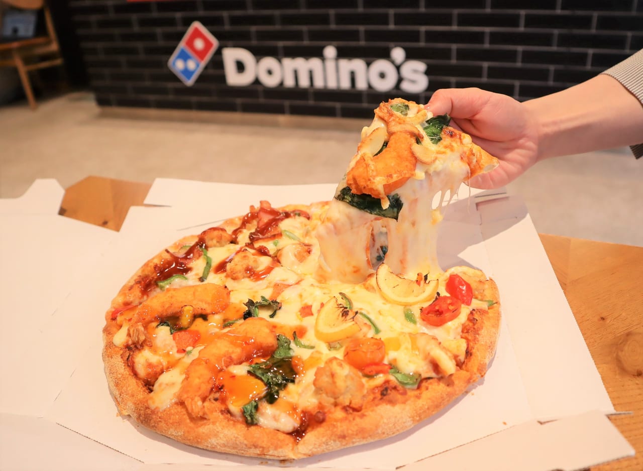 ドミノ・ピザ 夏の新商品「夏のサクサク・クワトロ」