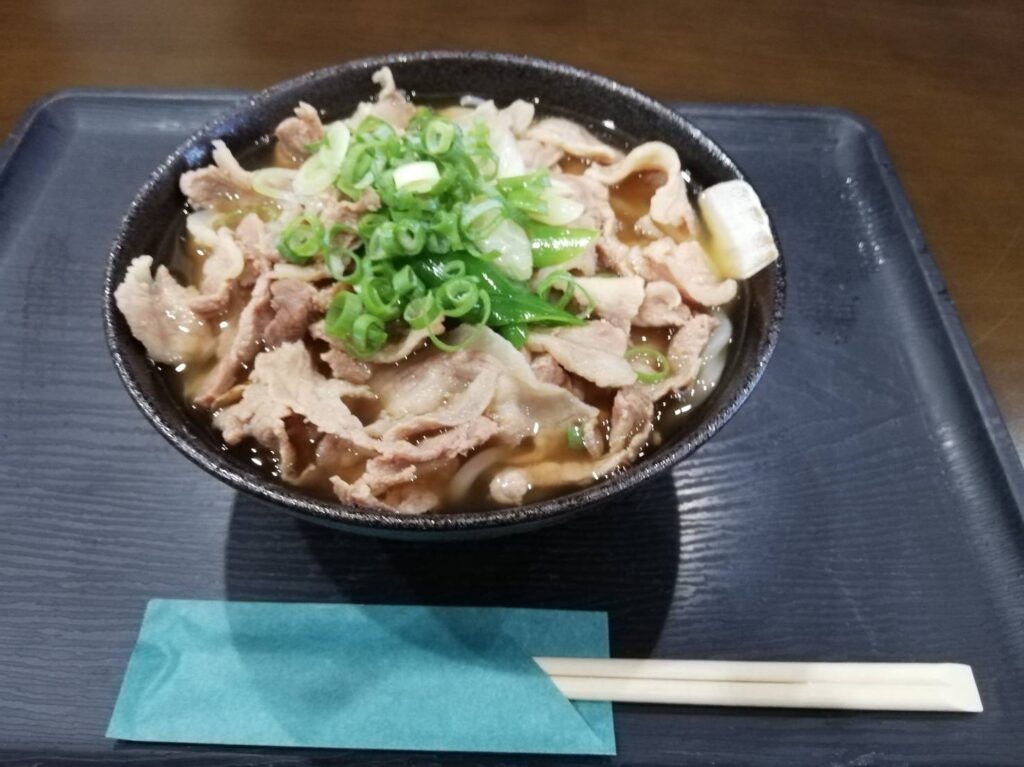 「うどん すぎはら」肉うどん。画像提供：「ゆうママ」様