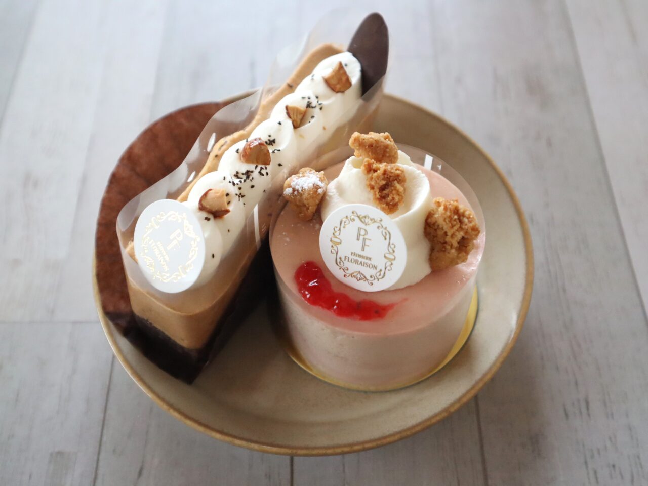 「pâtisserieFLORAISON(パティスリーフロレゾン)」で購入したケーキ
