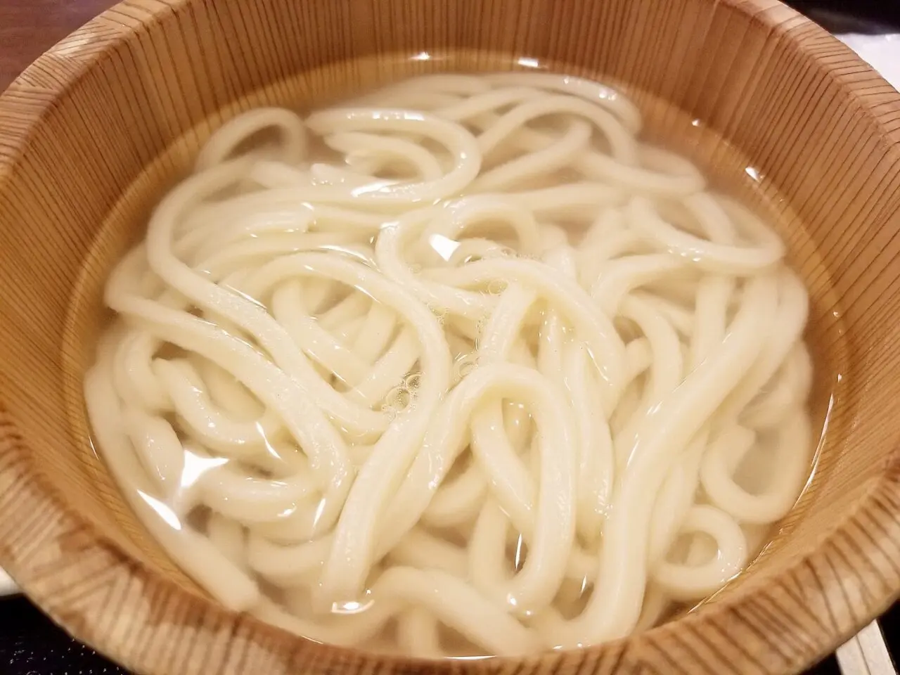 「たらいうどん」のイメージ。