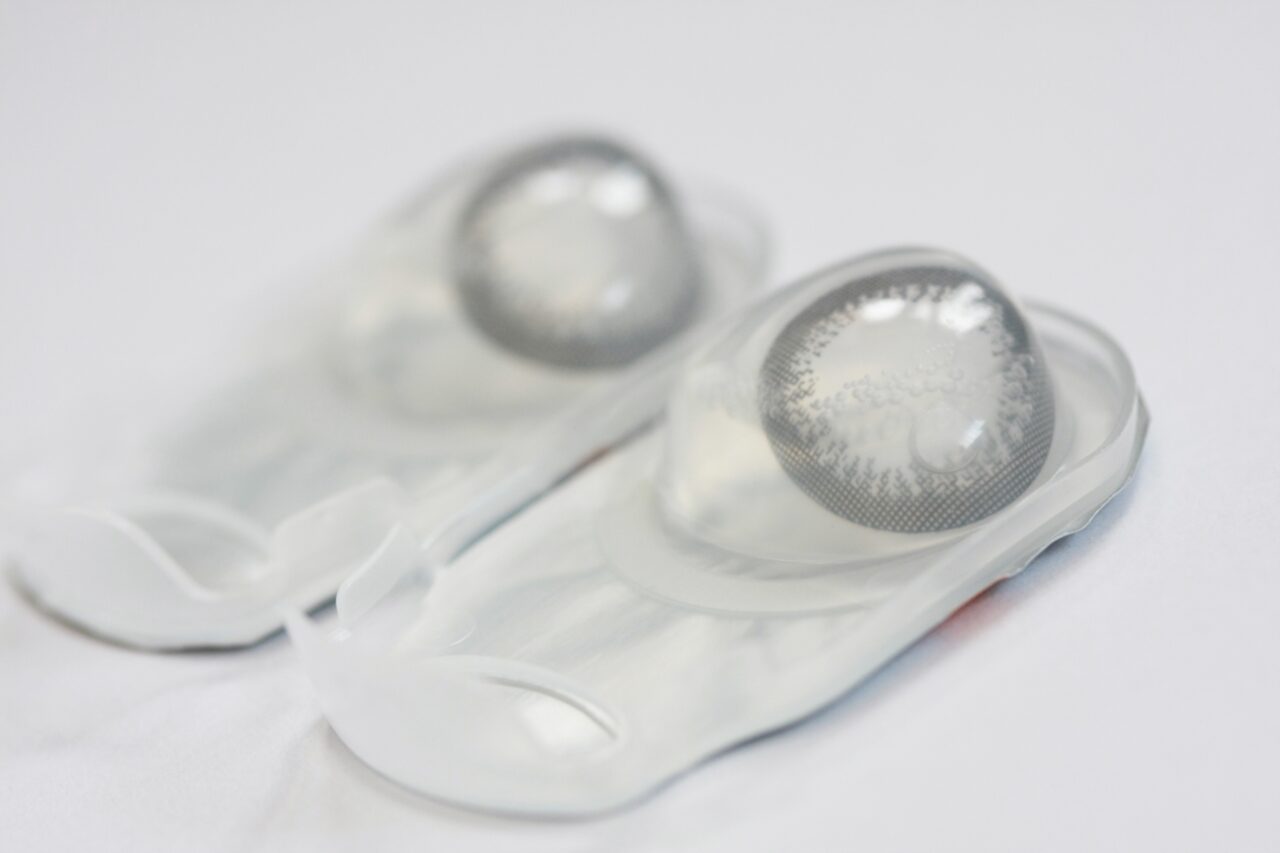 「カラーコンタクト(カラコン)」のイメージ