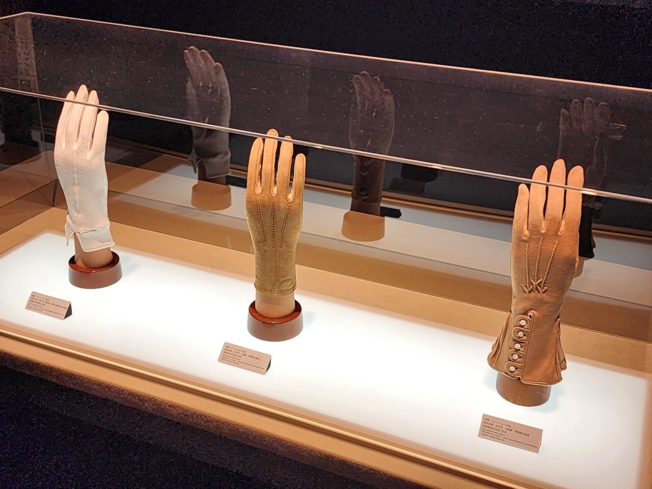 「引田ひなまつり」東かがわ手袋ギャラリー館内(手袋)