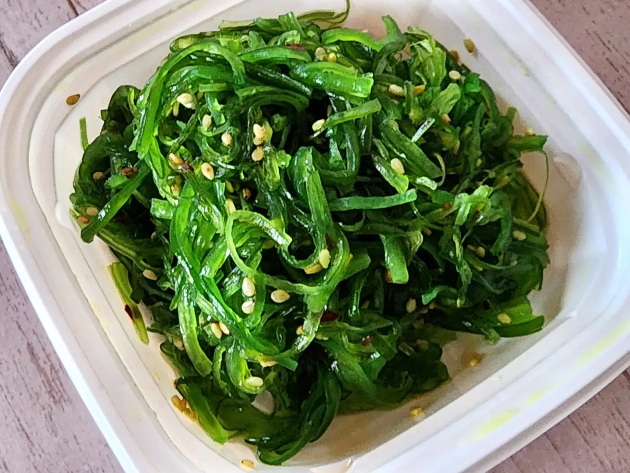 徳島の華くろうし「肉勢 鮎喰本店」冷やしワカメ