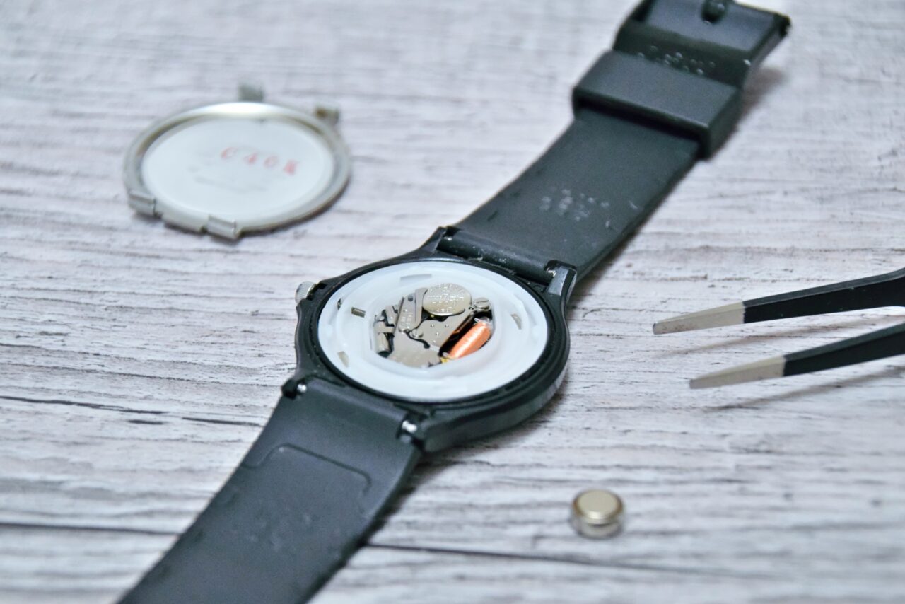 時計の電池交換(イメージ)