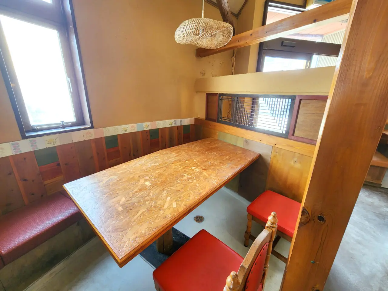 「マハラジャスパイス」店内