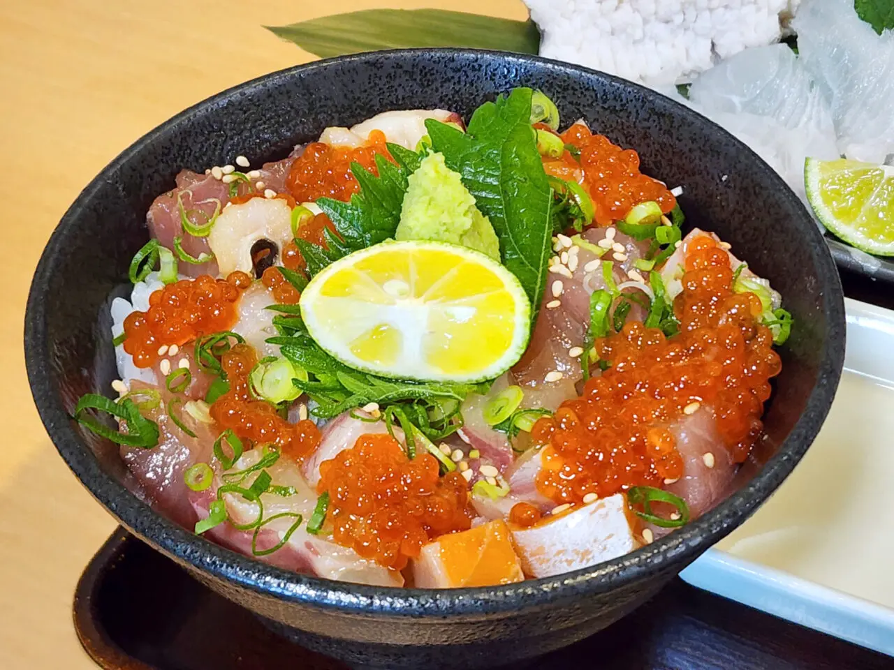 魚の旨い店「大漁」ミニお宝漬け丼