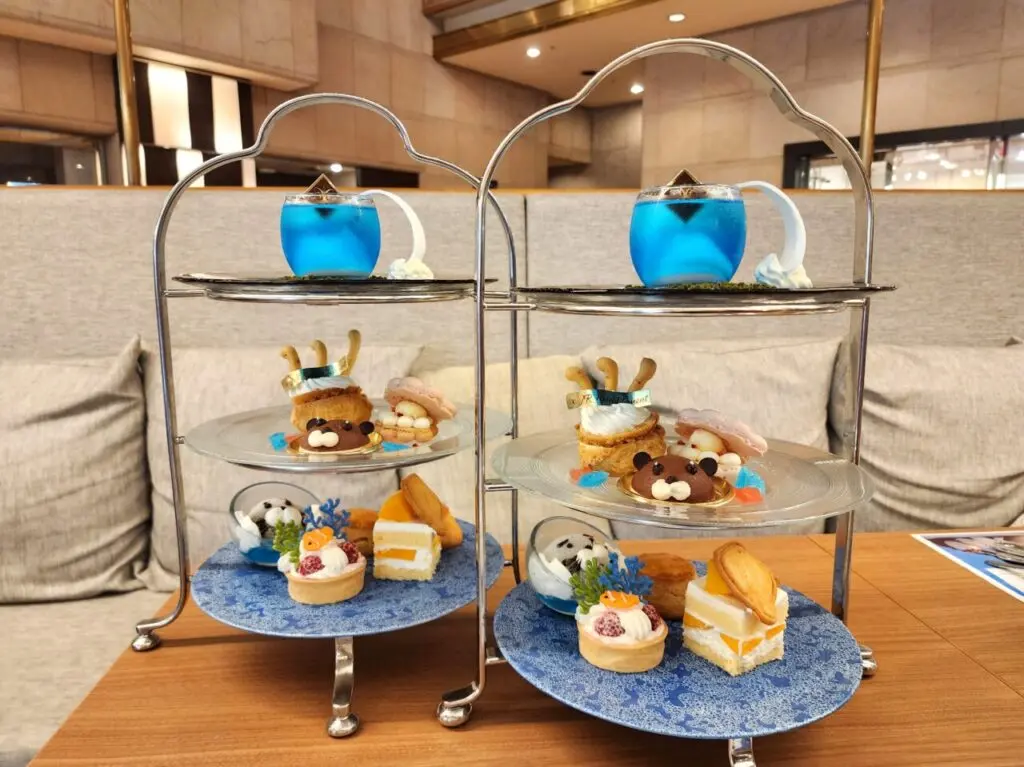 クレメント＆四国水族館コラボ「Sea of Sweets Afternoon Tea」スイーツ。写真は2人分。